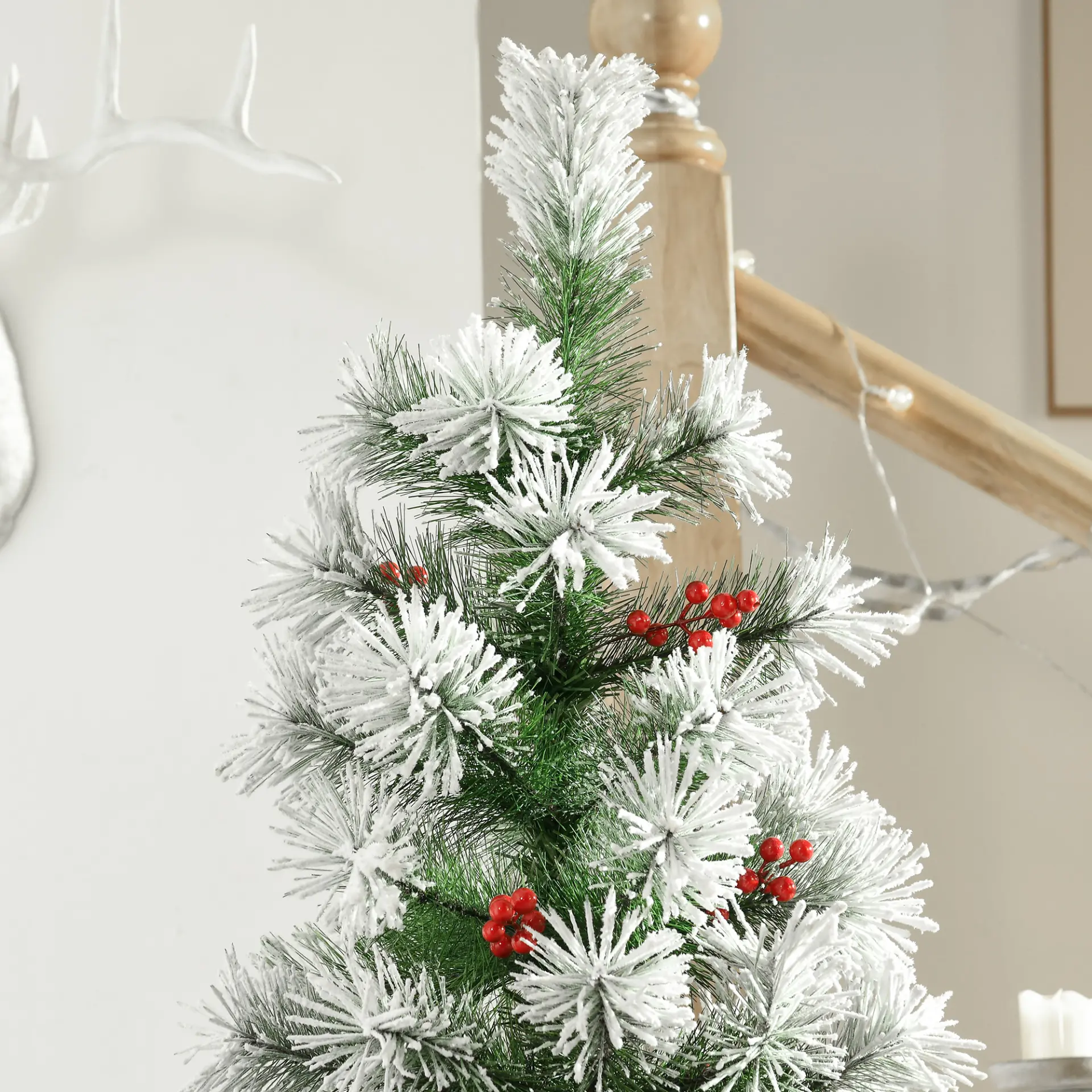HOMCOM Indoor Christmas Tree Artificial Berry Xmas Decoration with Metal Stand and 184 Tips (5FT(150CM)) - Image 8